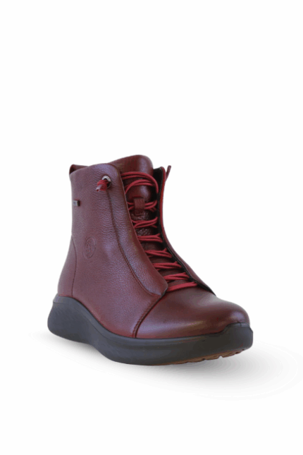 Γυναικεία ανατομικά μποτάκια G Comfort από δέρμα Yak με χαμηλή σφήνα, αδιάβροχη επένδυση Tex και αφαιρούμενη σόλα για απόλυτη άνεση και στυλ.